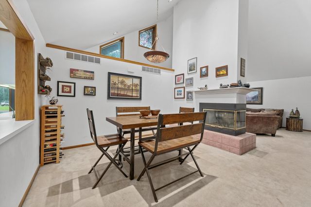 600 W 9th St, Newton, KS 67114