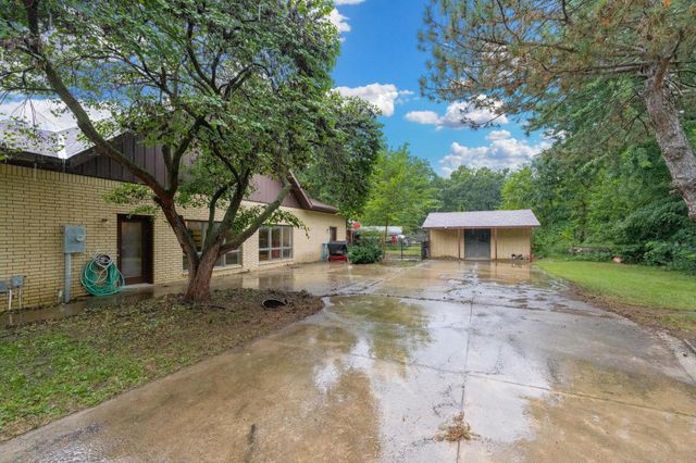 600 W 9th St, Newton, KS 67114