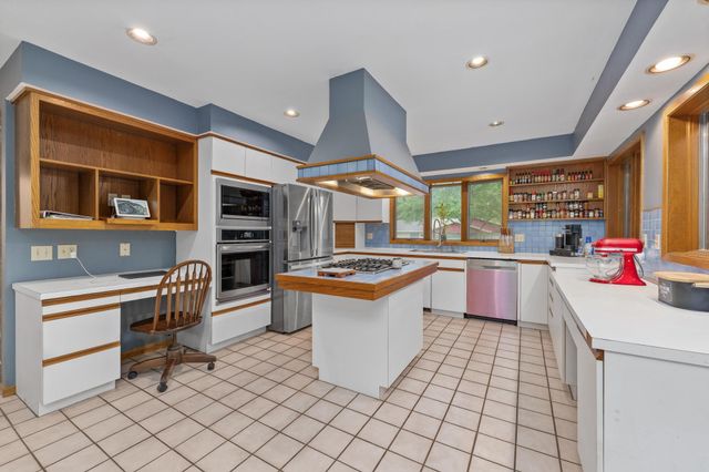 600 W 9th St, Newton, KS 67114