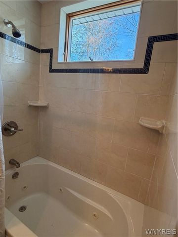 5079 Forest Road, Lewiston, NY 14092