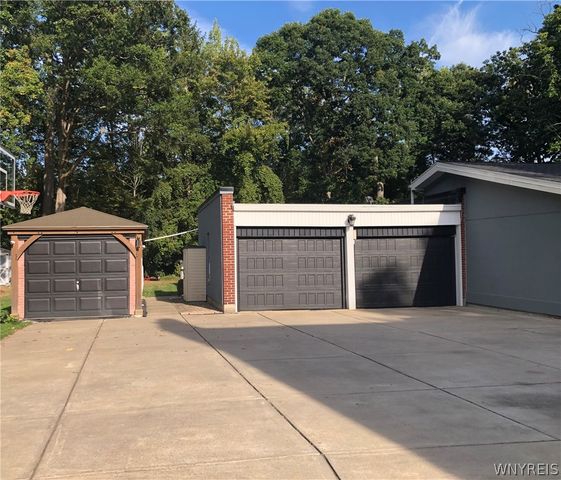 5079 Forest Road, Lewiston, NY 14092
