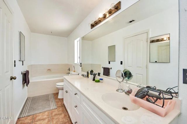 9527 Riggins Road, Phelan, CA 92371