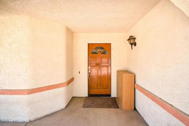 9527 Riggins Road, Phelan, CA 92371