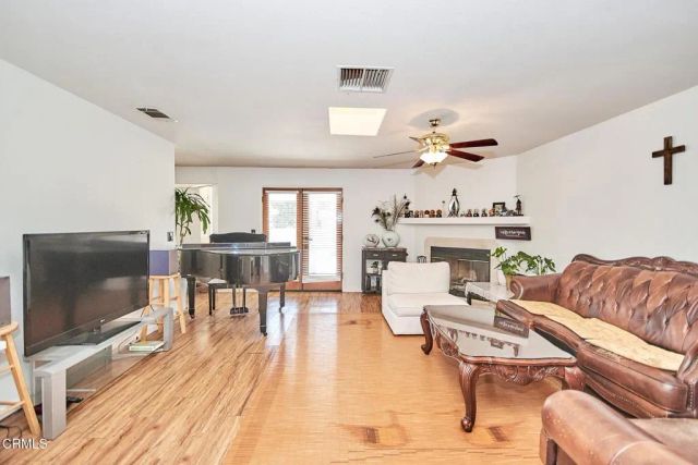 9527 Riggins Road, Phelan, CA 92371