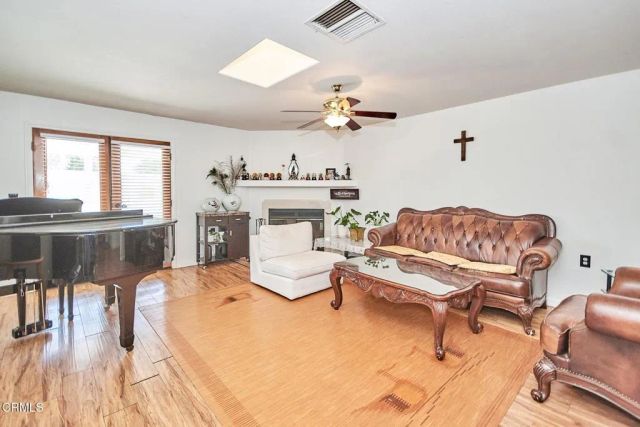 9527 Riggins Road, Phelan, CA 92371