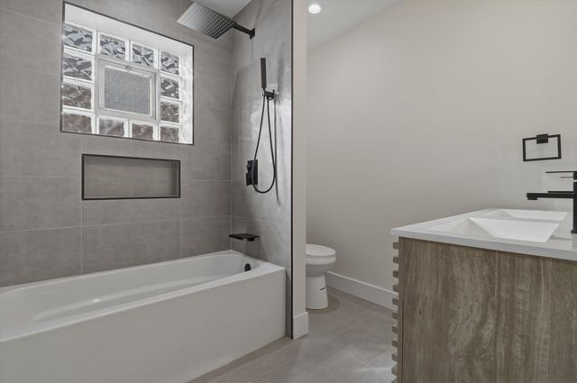 7230 S Avers Avenue, Chicago, IL 60629