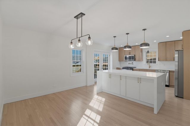 7230 S Avers Avenue, Chicago, IL 60629