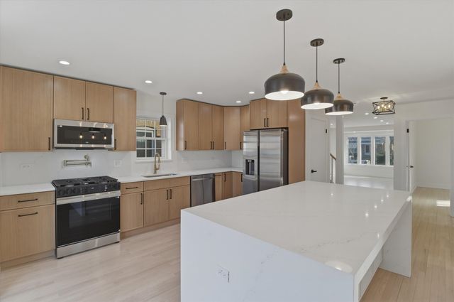 7230 S Avers Avenue, Chicago, IL 60629