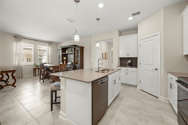 2292 MOUNTAIN PINE STREET, Ocoee, FL 34761