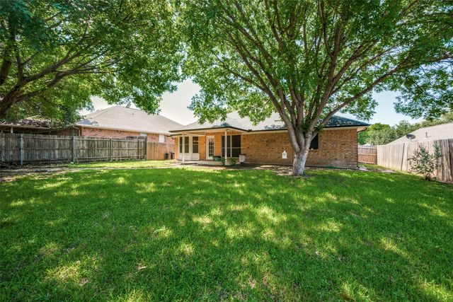 816 Willow Court, Saginaw, TX 76179