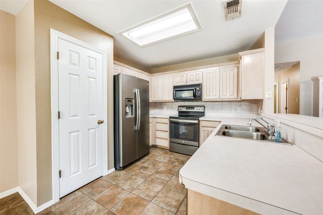 816 Willow Court, Saginaw, TX 76179