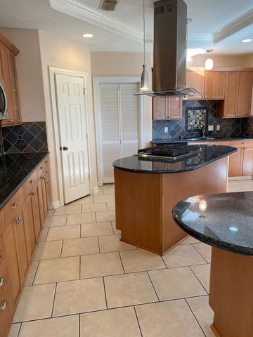 11815 Canyon Mills Drive, Houston, TX 77095