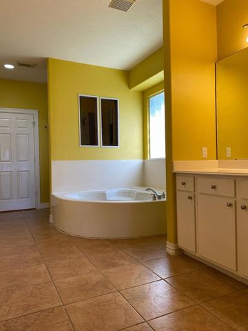 11815 Canyon Mills Drive, Houston, TX 77095