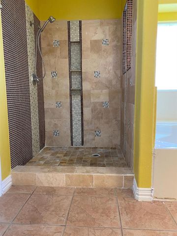 11815 Canyon Mills Drive, Houston, TX 77095