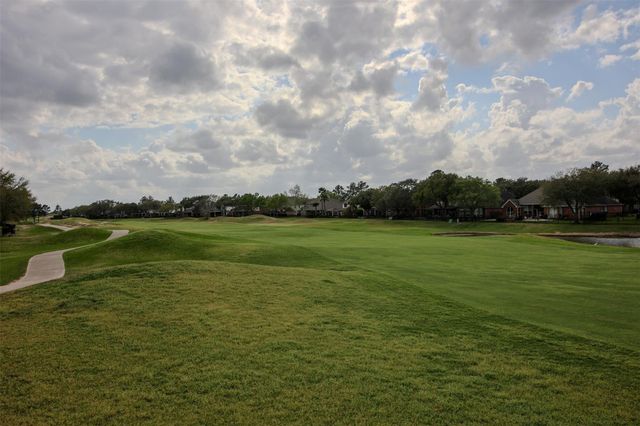 11815 Canyon Mills Drive, Houston, TX 77095