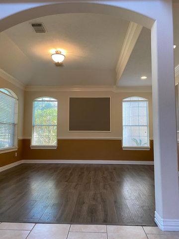11815 Canyon Mills Drive, Houston, TX 77095