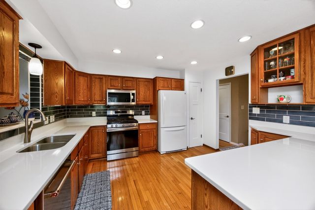 6833 Coburn Lane, Johnston, IA 50131