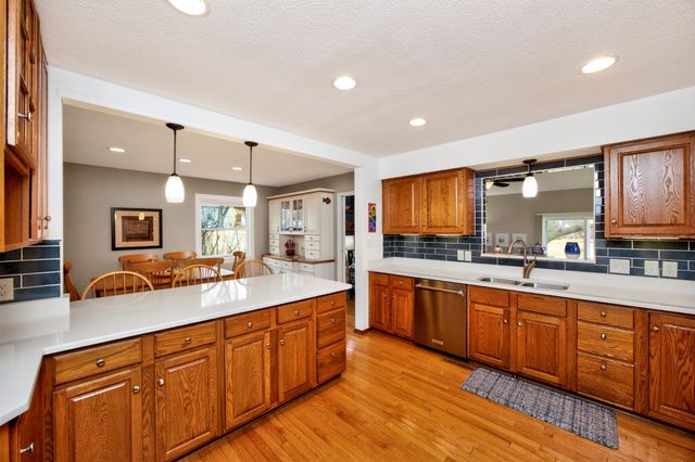 6833 Coburn Lane, Johnston, IA 50131