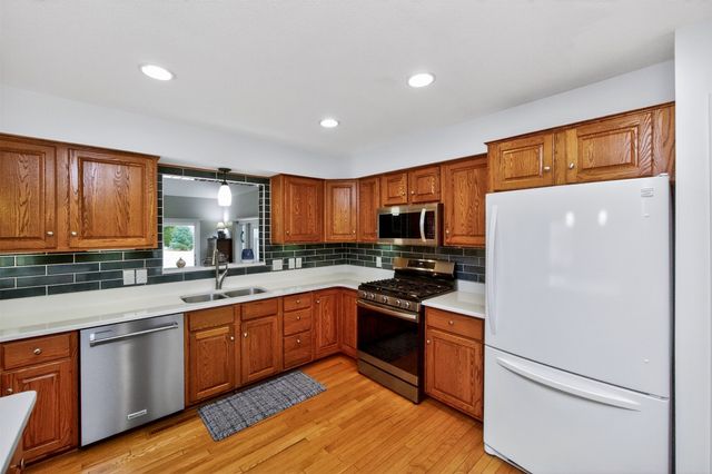 6833 Coburn Lane, Johnston, IA 50131