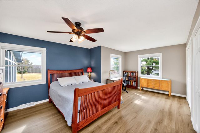 6833 Coburn Lane, Johnston, IA 50131