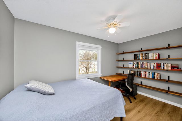 6833 Coburn Lane, Johnston, IA 50131