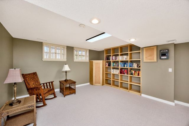 6833 Coburn Lane, Johnston, IA 50131