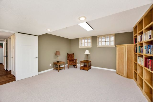 6833 Coburn Lane, Johnston, IA 50131