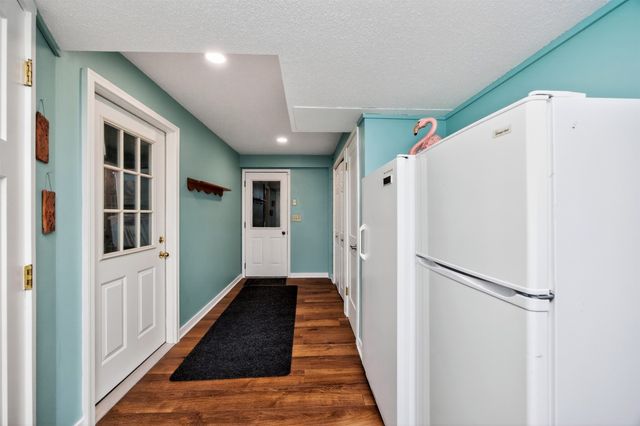 6833 Coburn Lane, Johnston, IA 50131