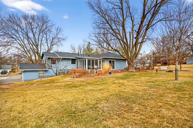 6833 Coburn Lane, Johnston, IA 50131