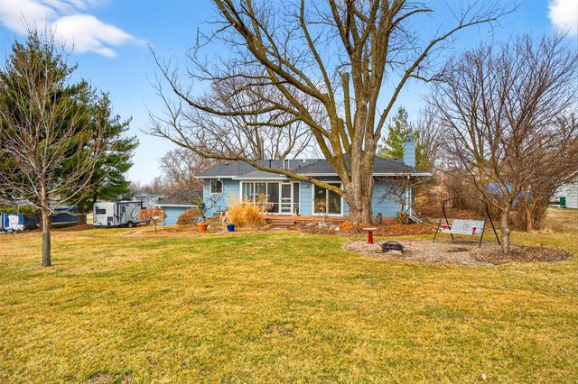 6833 Coburn Lane, Johnston, IA 50131