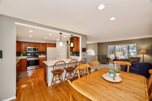 6833 Coburn Lane, Johnston, IA 50131