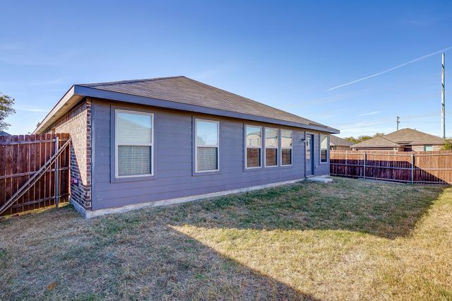 5828 Utopia Drive, Fort Worth, TX 76179