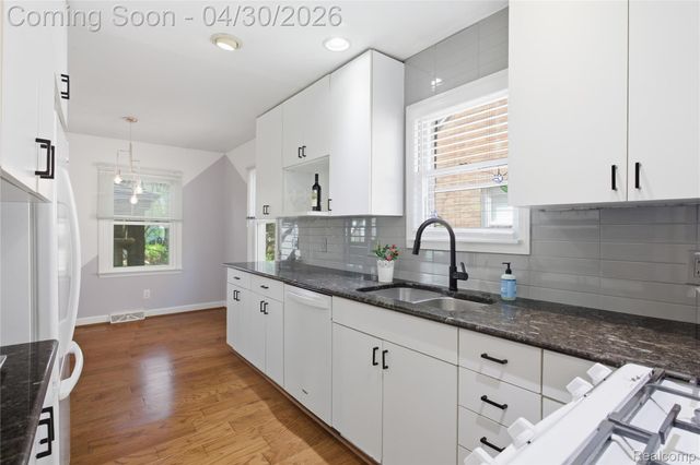 135 N Connecticut Avenue, Royal Oak, MI 48067