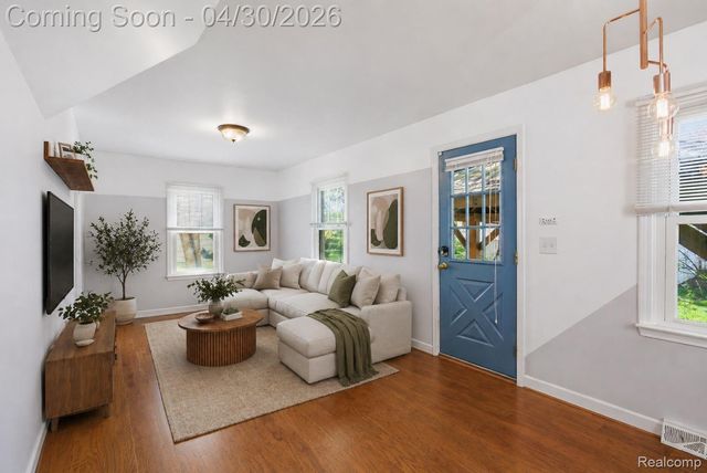 135 N Connecticut Avenue, Royal Oak, MI 48067