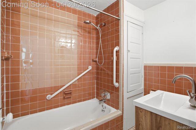 135 N Connecticut Avenue, Royal Oak, MI 48067