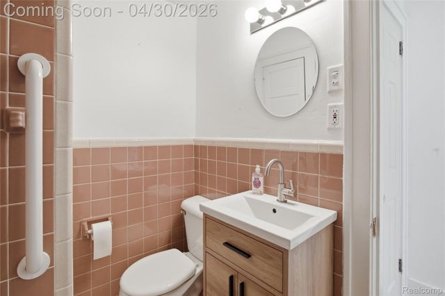 135 N Connecticut Avenue, Royal Oak, MI 48067