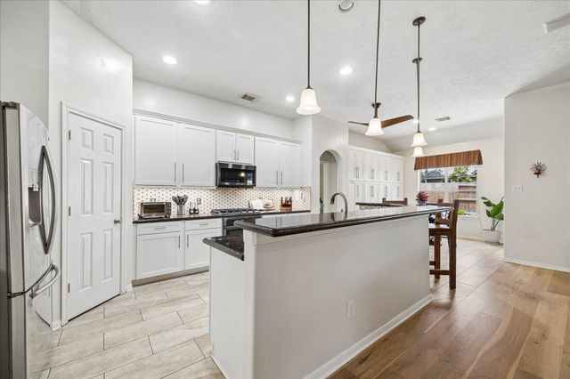 6823 Amber Pine Court, Humble, TX 77346