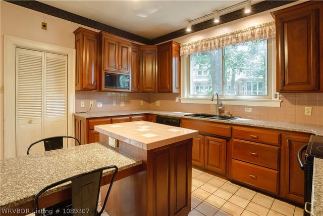 1501 S 36th Street, Fort Smith, AR 72903