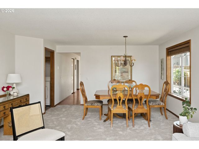 2391 N KAMIAKAN Dr, Cornelius, OR 97113