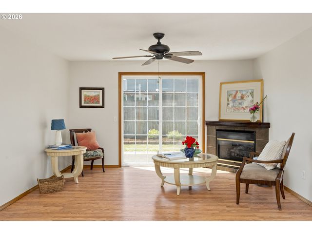 2391 N KAMIAKAN Dr, Cornelius, OR 97113