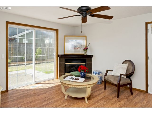 2391 N KAMIAKAN Dr, Cornelius, OR 97113