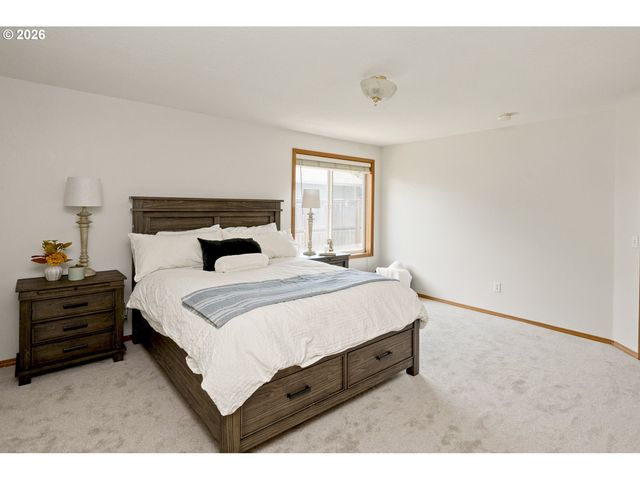 2391 N KAMIAKAN Dr, Cornelius, OR 97113
