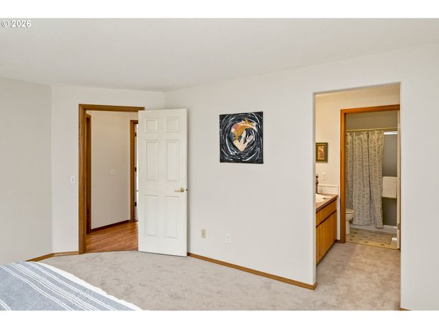 2391 N KAMIAKAN Dr, Cornelius, OR 97113