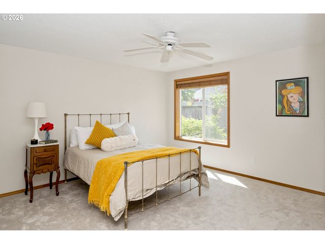 2391 N KAMIAKAN Dr, Cornelius, OR 97113