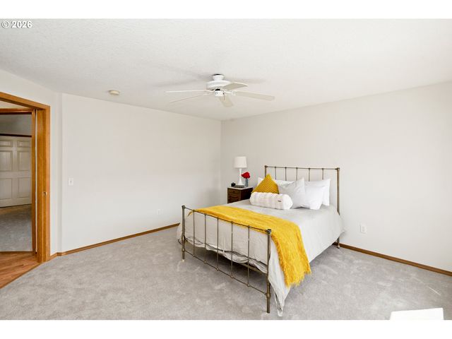 2391 N KAMIAKAN Dr, Cornelius, OR 97113