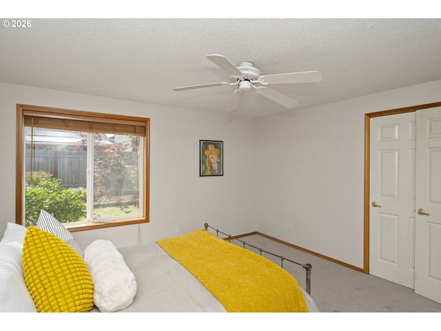 2391 N KAMIAKAN Dr, Cornelius, OR 97113