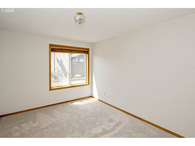 2391 N KAMIAKAN Dr, Cornelius, OR 97113