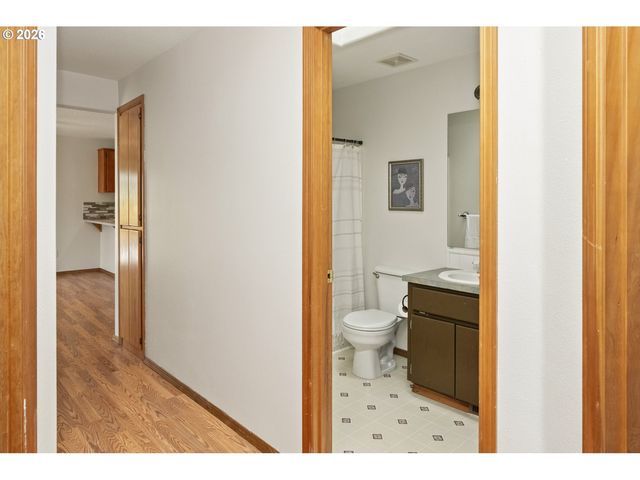 2391 N KAMIAKAN Dr, Cornelius, OR 97113