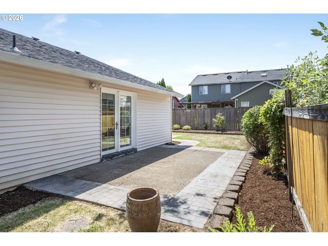 2391 N KAMIAKAN Dr, Cornelius, OR 97113