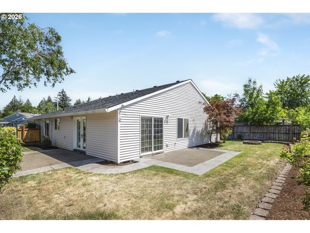 2391 N KAMIAKAN Dr, Cornelius, OR 97113